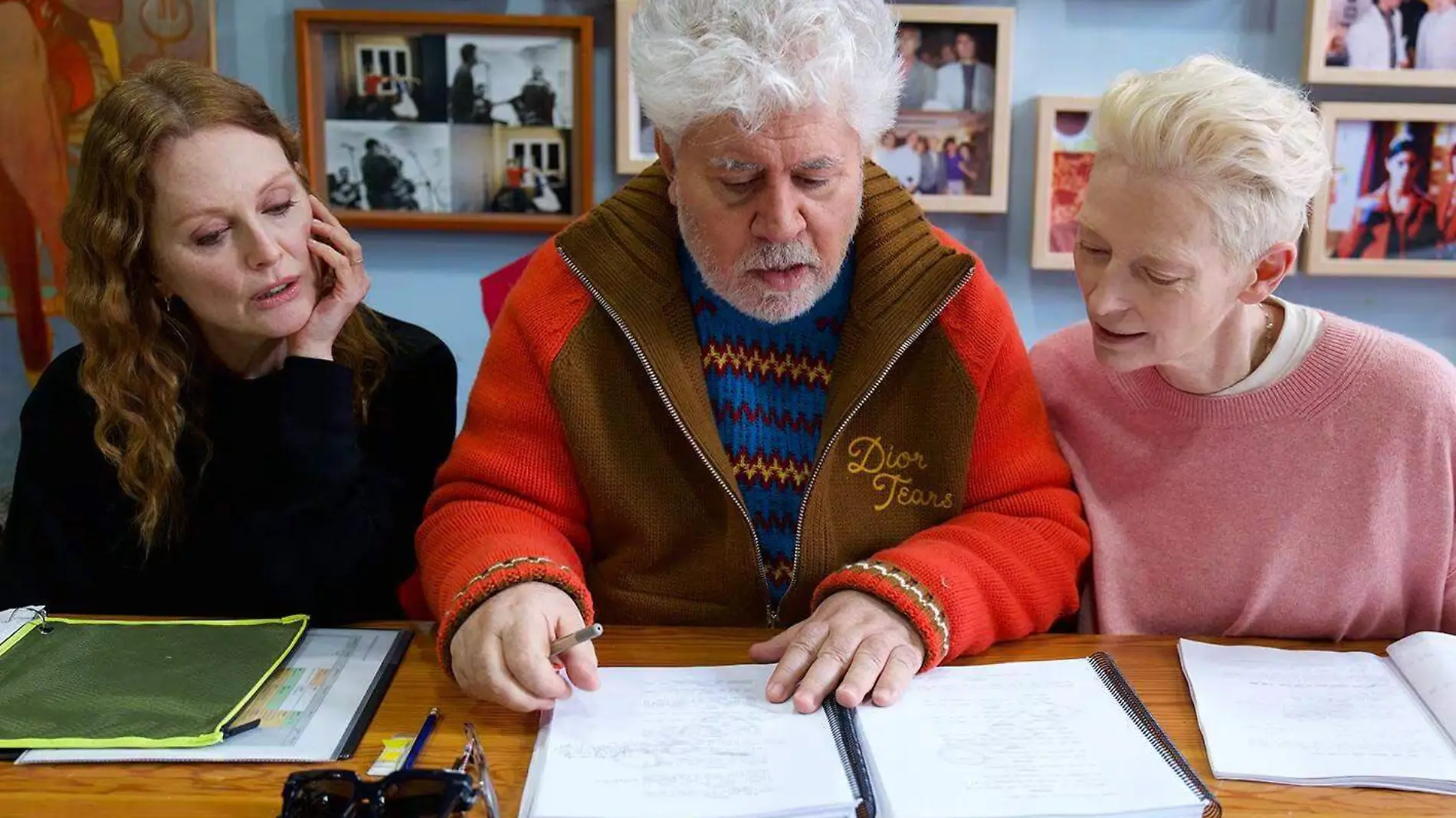 Julianne Moore, Tilda Swinton y Pedro Almodóvar